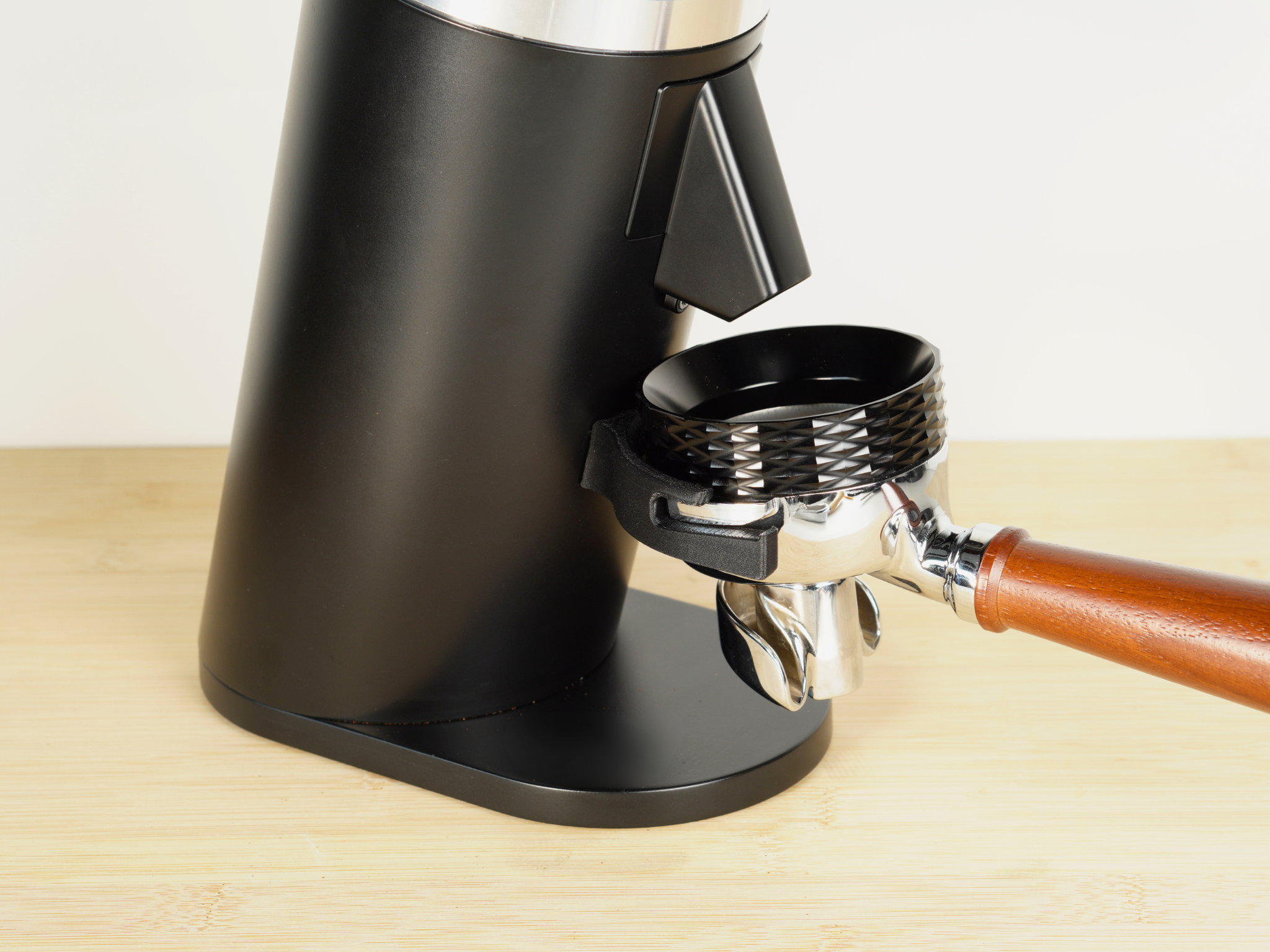 DF54 Improved Portafilter Holder and Magnetic Funnel (58mm size, 2 ear