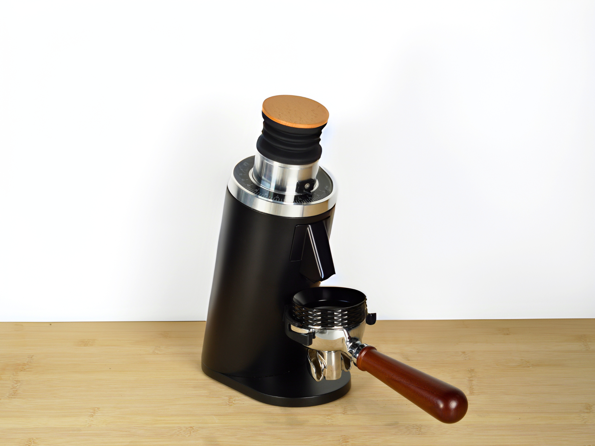 DF54 Improved Portafilter Holder and Magnetic Funnel (58mm size, 2 ear