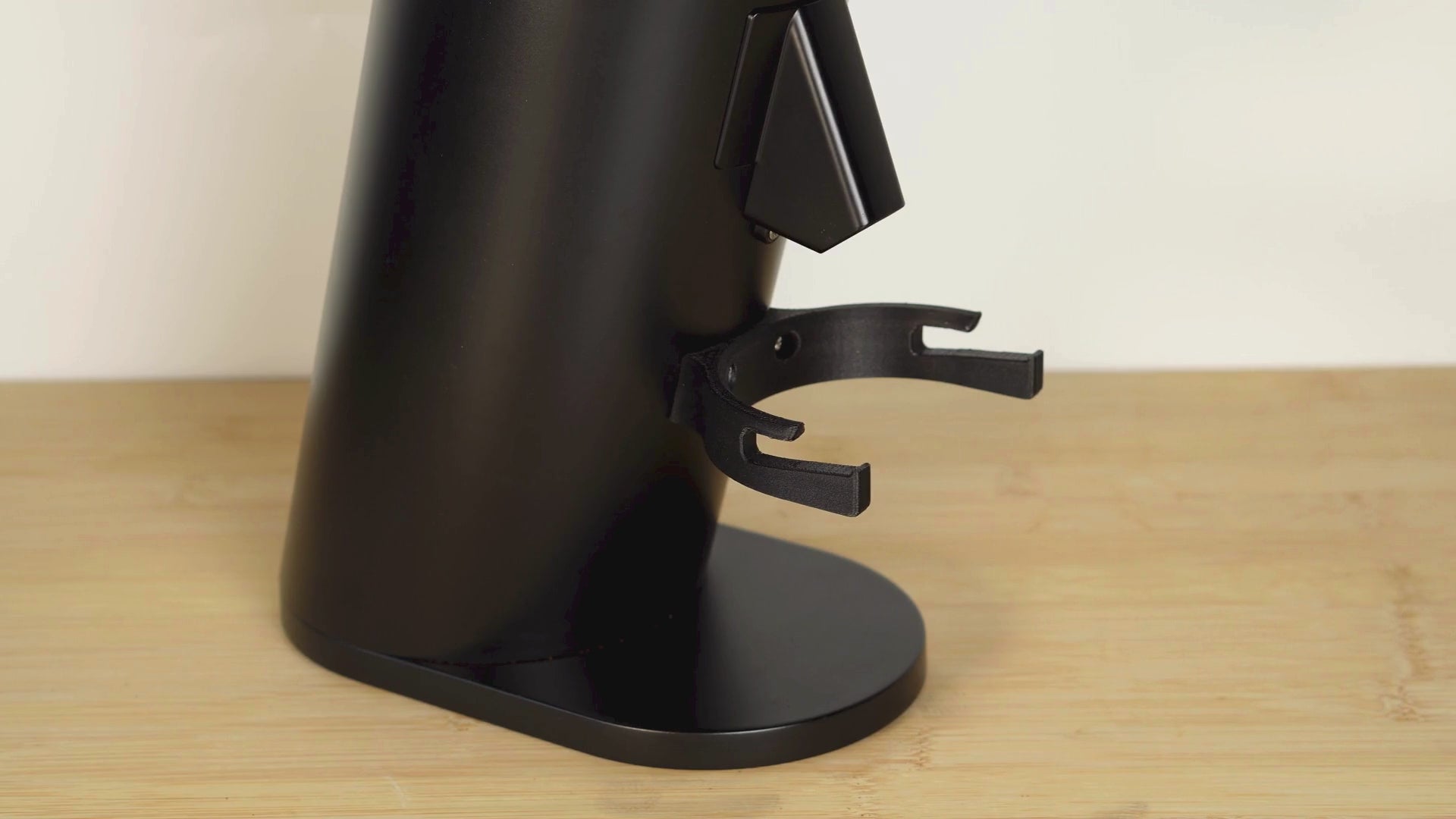 DF54 Improved Portafilter Holder and Magnetic Funnel (58mm size, 2 ear